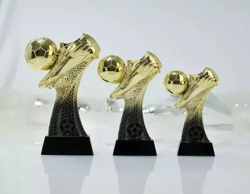 Zdjęcie produktu Figurka plastikowa - piłka nożna - but 3